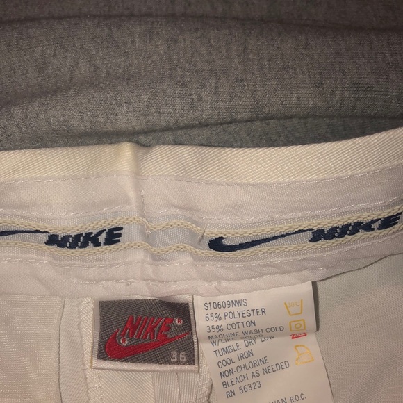 Nike White Golf shorts - Picture 4 of 4